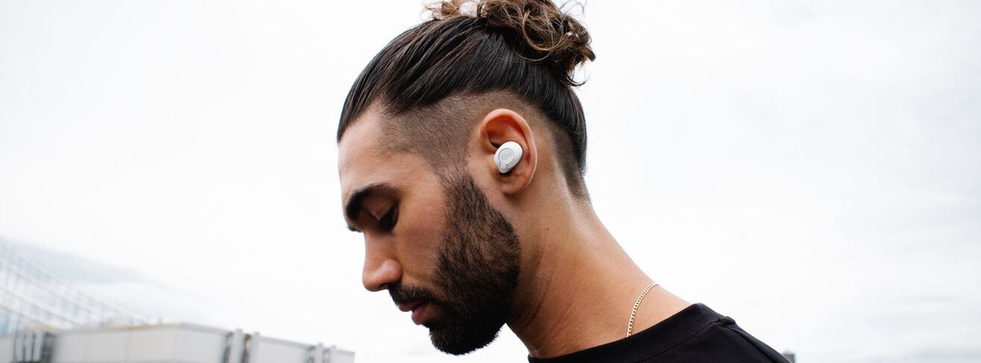 Klipsch what is true wireless man with earbuds
