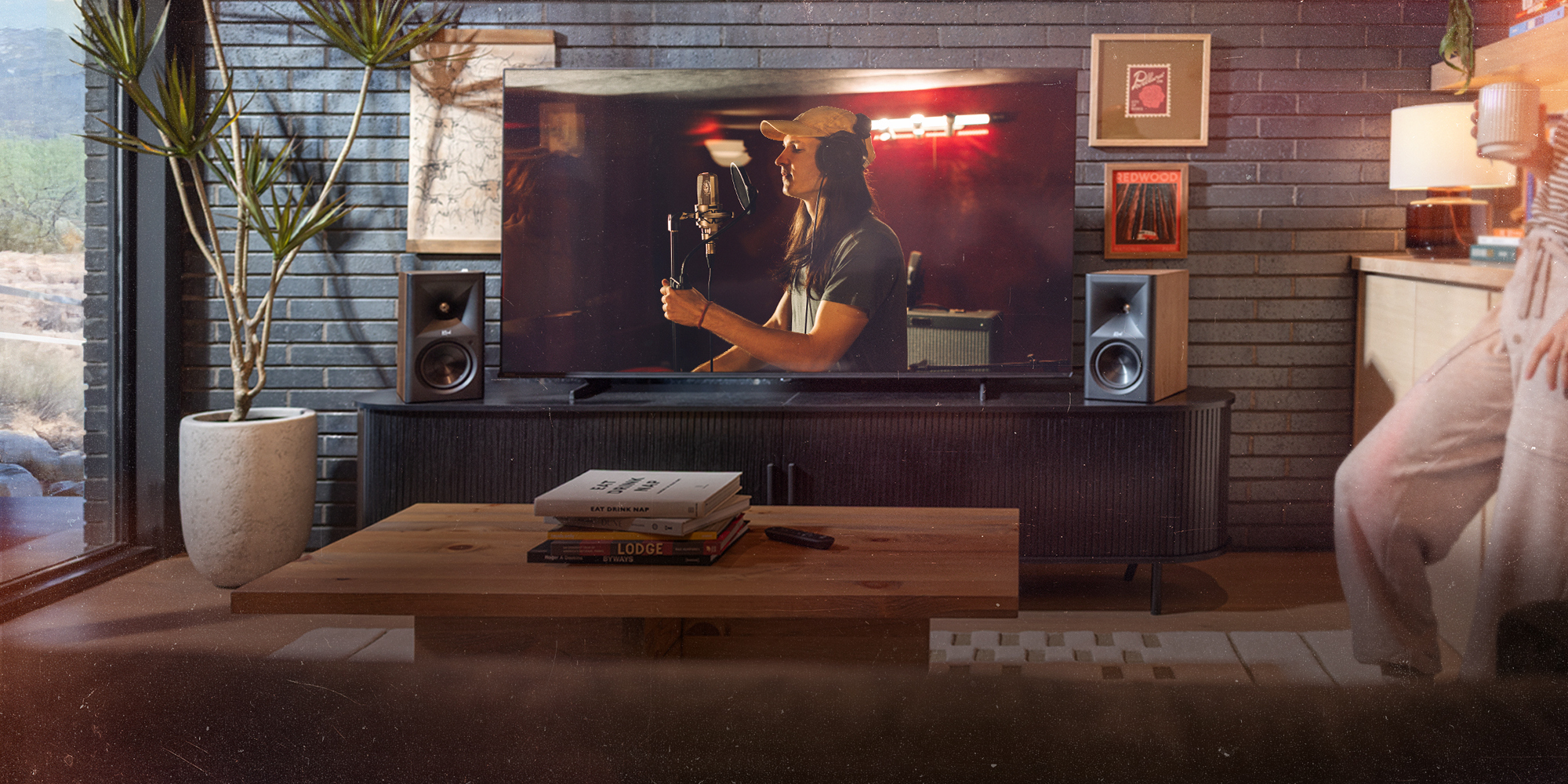 FSN Fives Built In Streaming 2000x1000