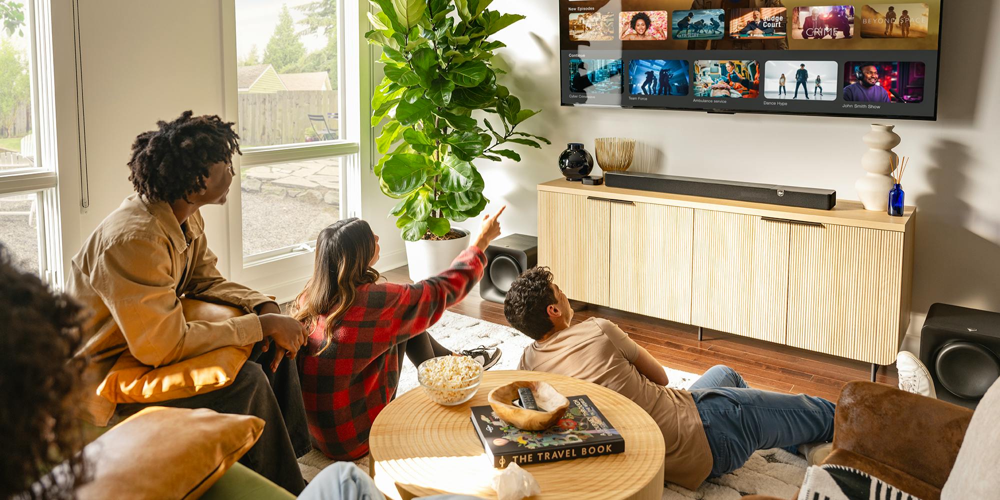 Flexus LP Friends Selecting a Movie 2000x1000