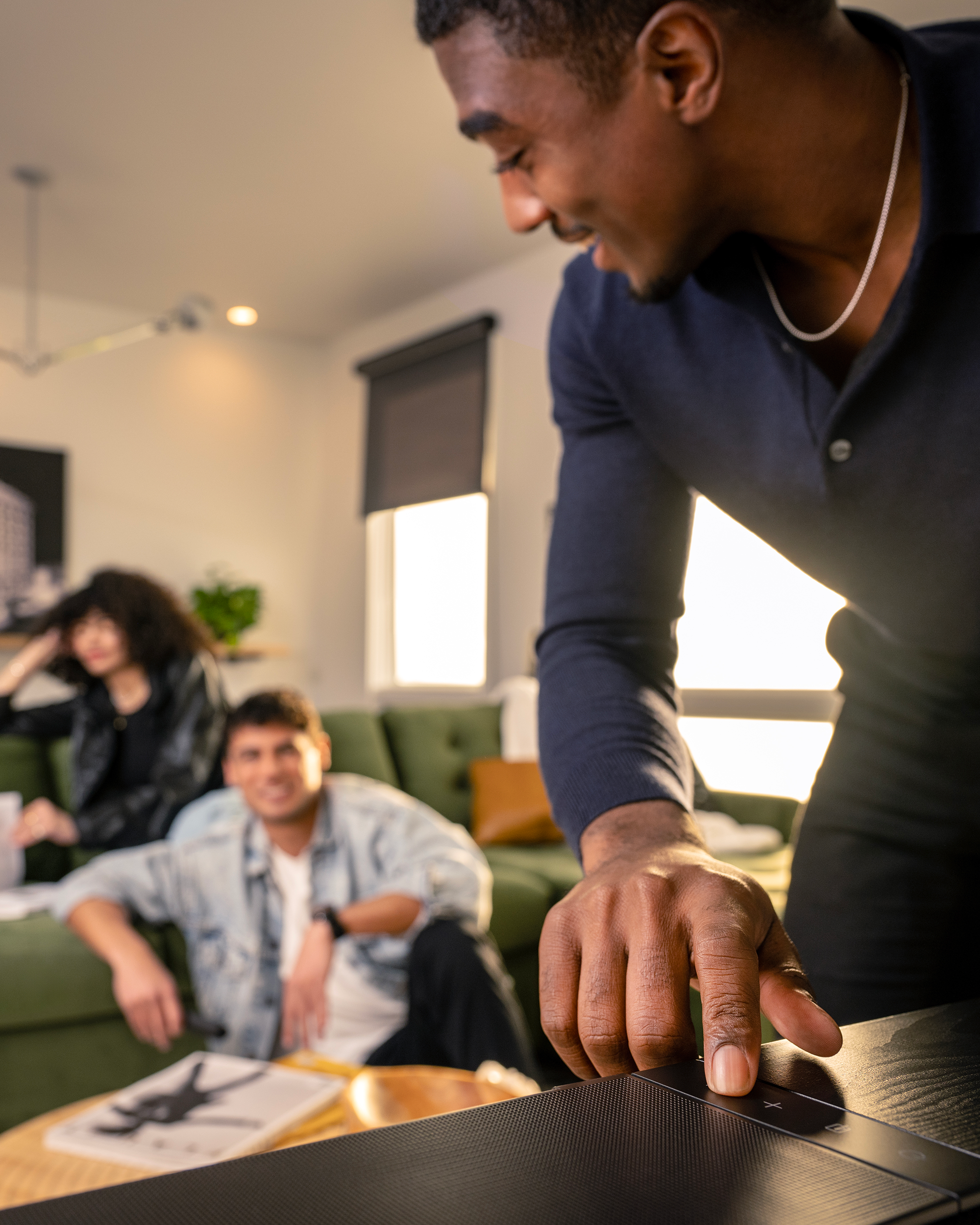 Flexus LP Friends Starting a Movie Night 2000x2500