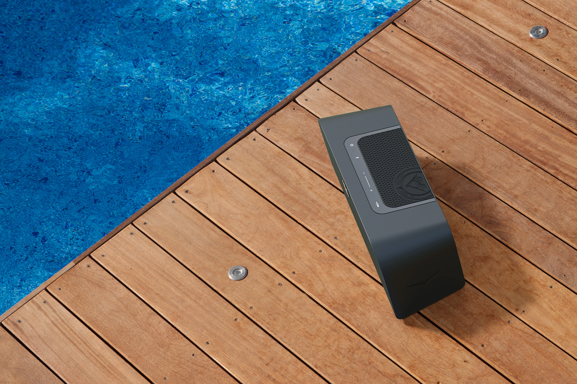 Groove XL Overhead Near Pool 2000x1333