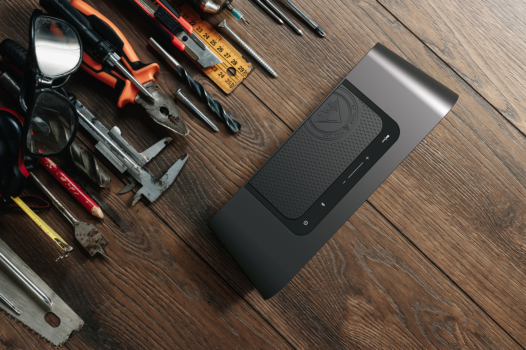 Groove XL Overhead On Work Bench 2000x1333