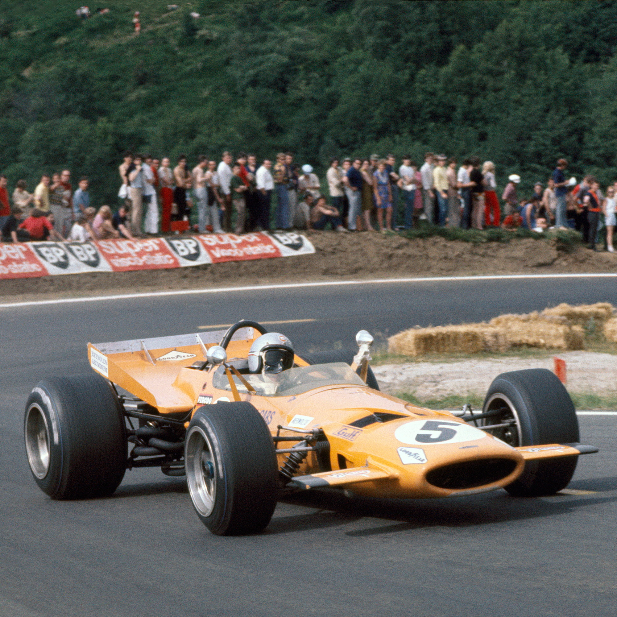 Historic Bruce Mc Laren Race Image 2 2000x2000