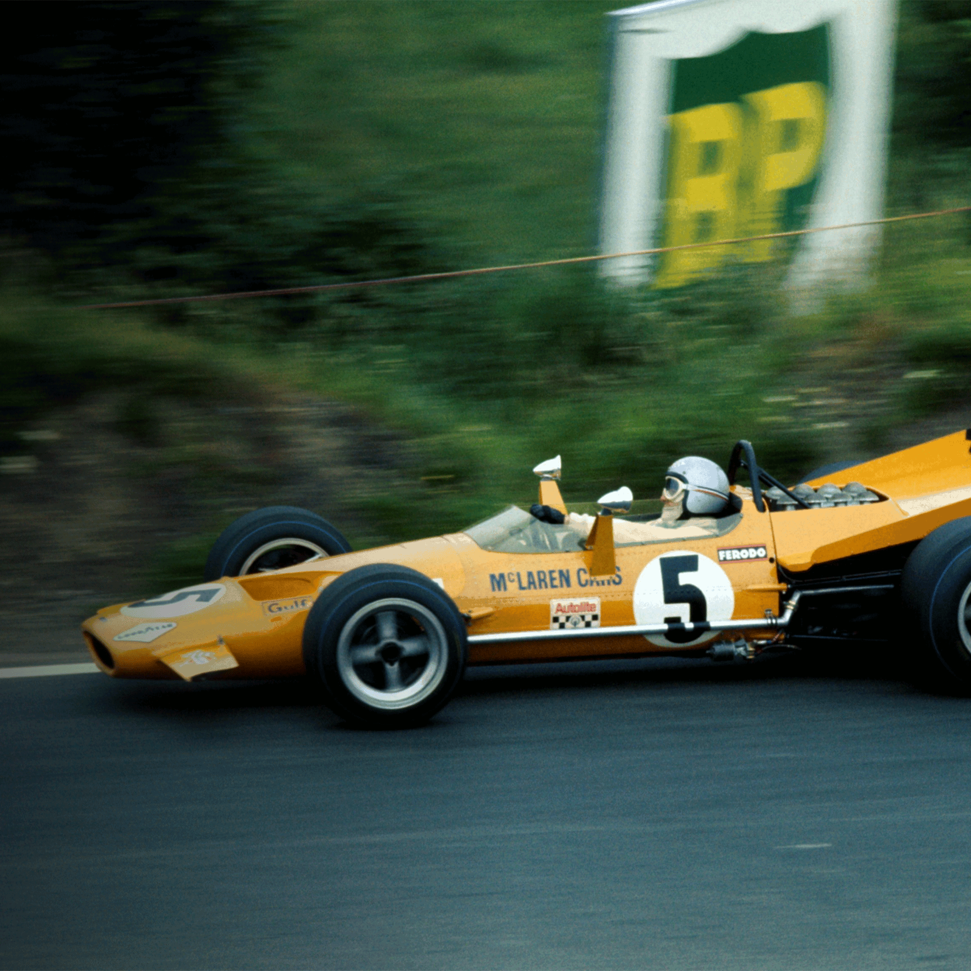 Historic Bruce Mc Laren racing car number five MOBILE 2022 11 30 175350 wnkn