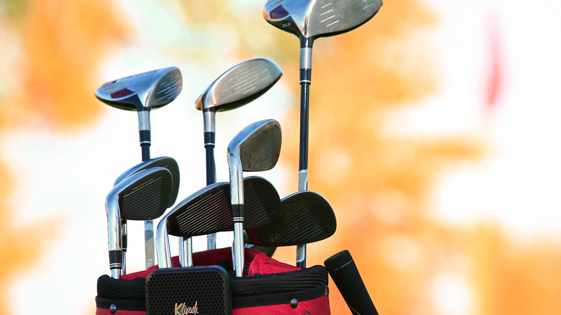 Klipsch Austin attached to golf bag 2000x2000