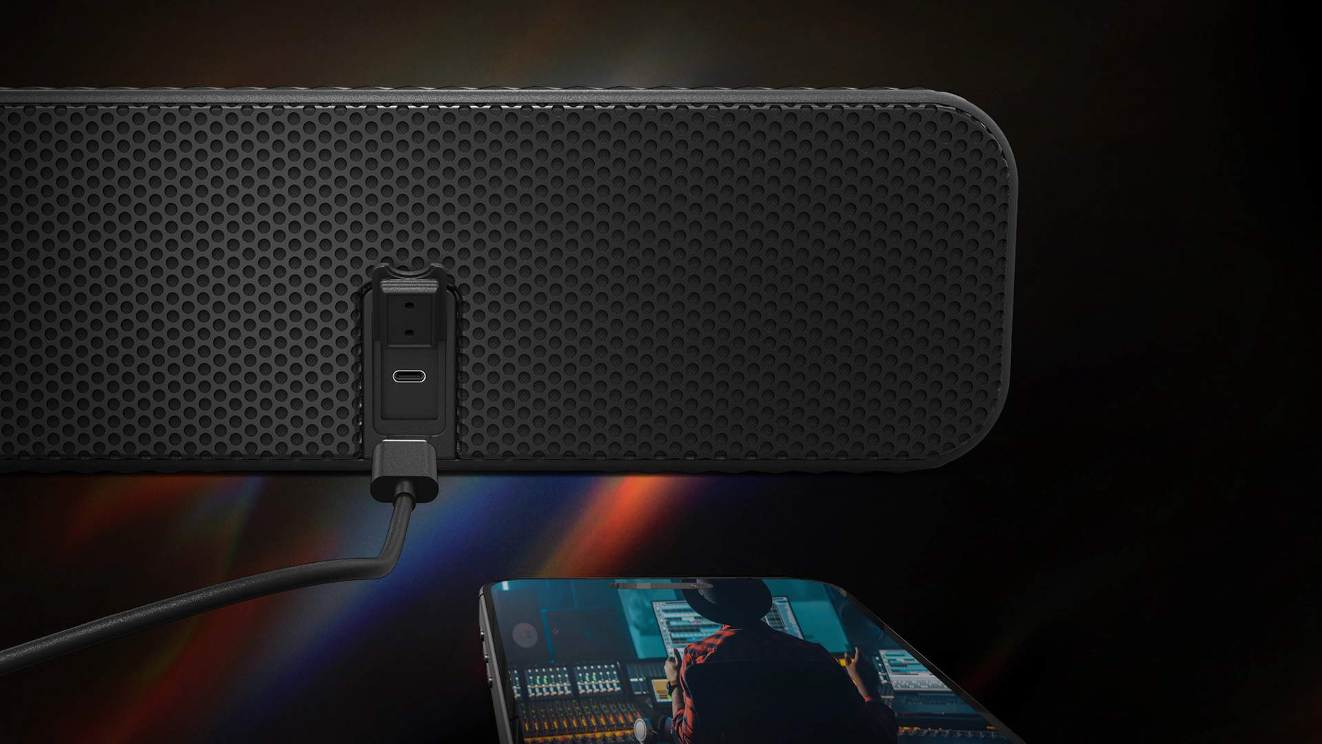 Klipsch Detroit charging via USB C 2000x1333