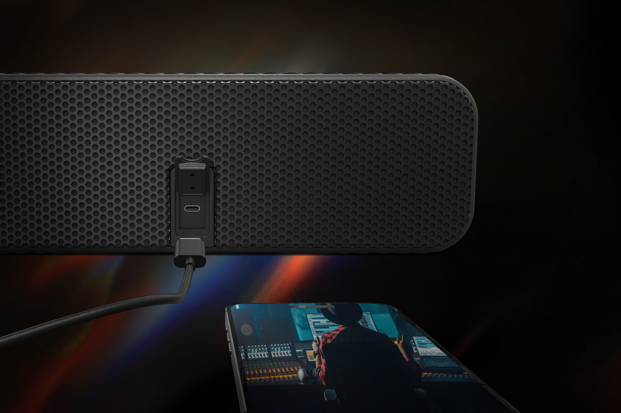 Klipsch Detroit charging via USB C 2000x1333