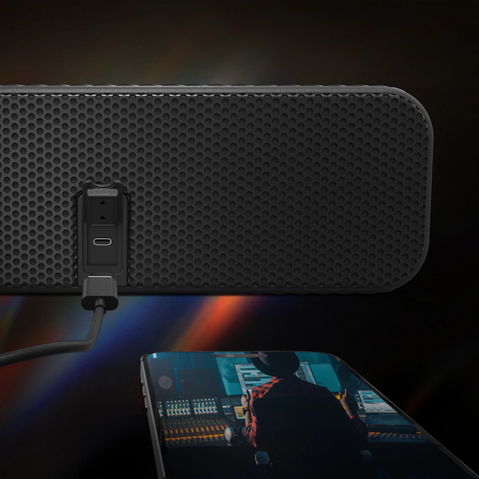 Klipsch Detroit charging via USB C 2000x2000