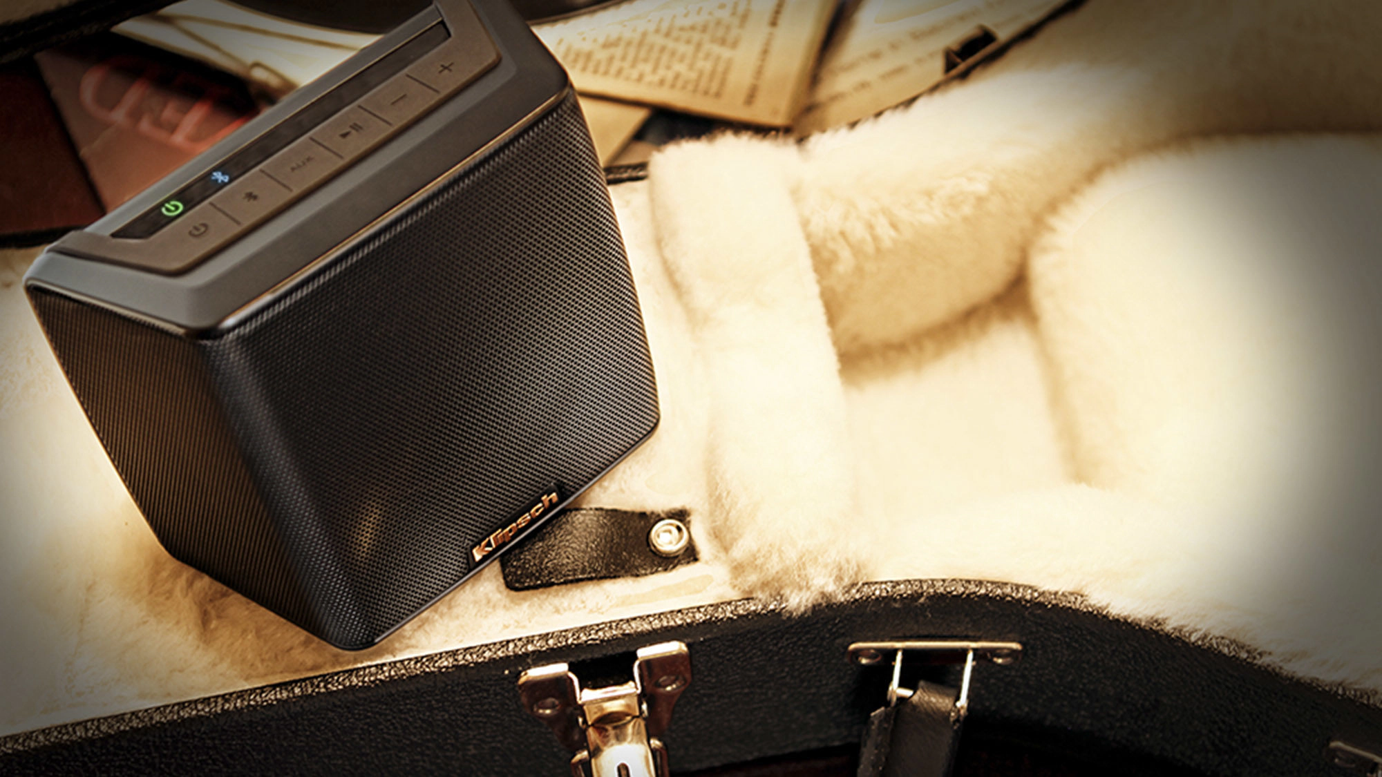 Klipsch Groove Lifestyle 2