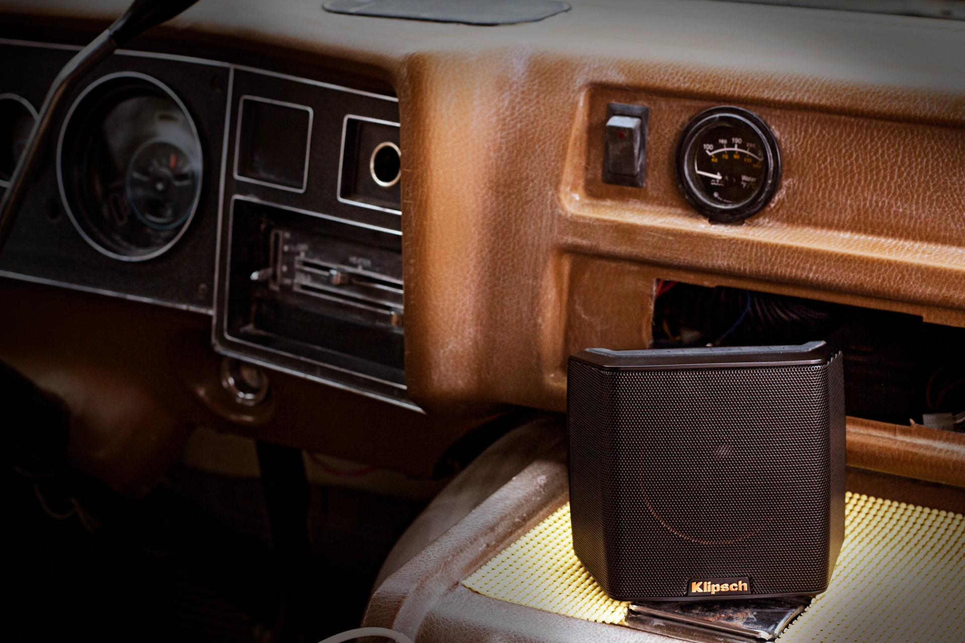 Klipsch Groove in Old Car 2000x1333