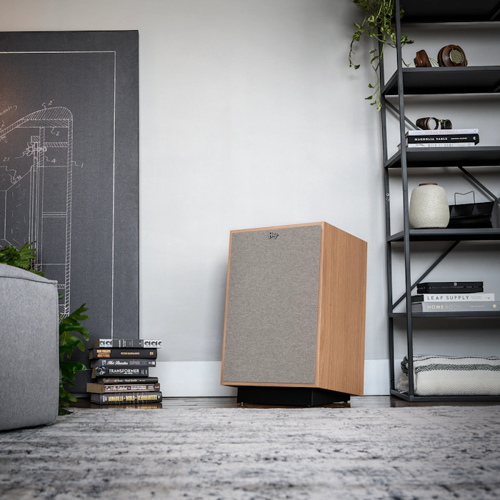 Klipsch Heresy IV HRO in modern living space 2000x2000