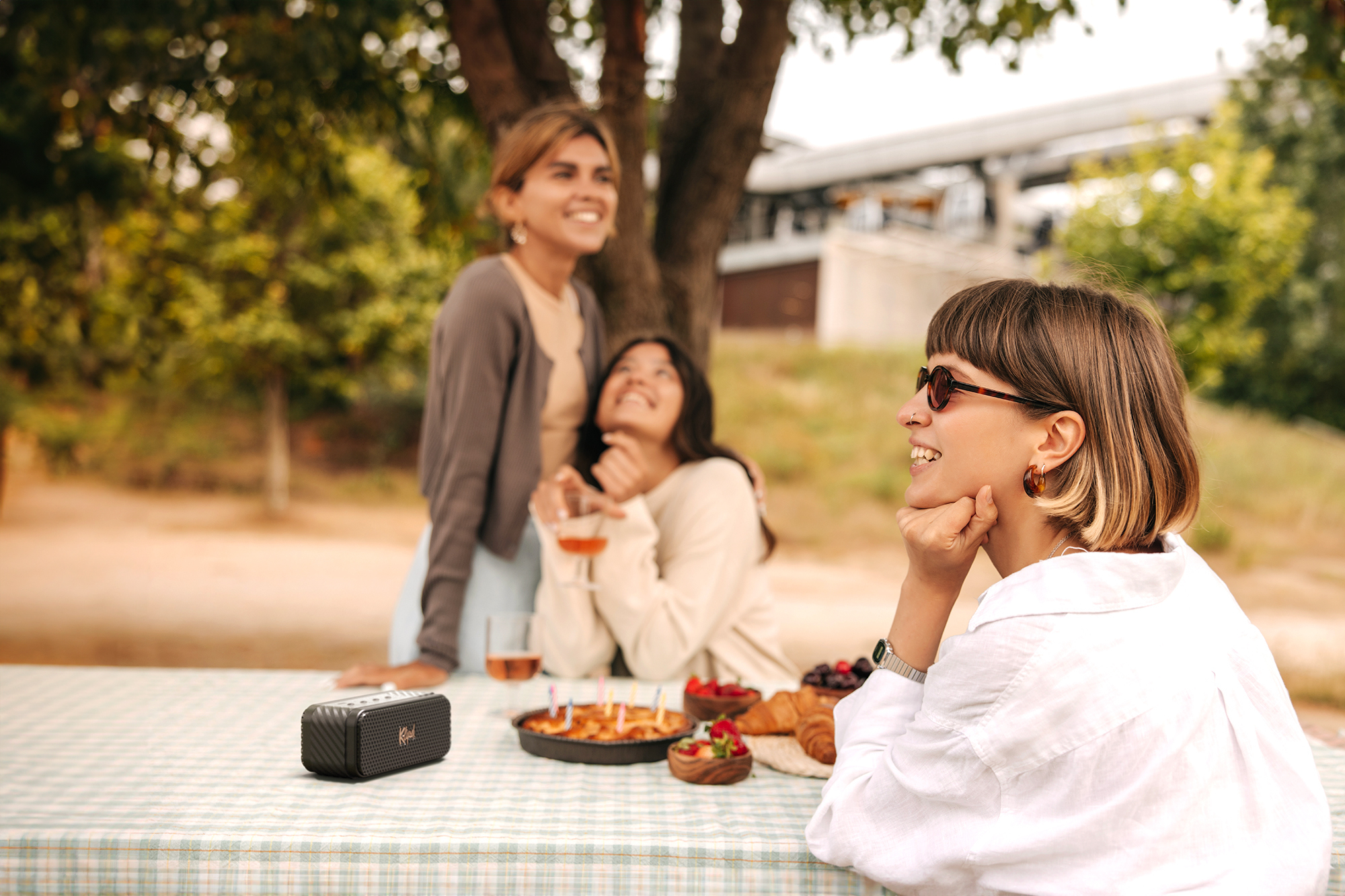 Klipsch Nashville on Picnic Table with friends 2000x1333