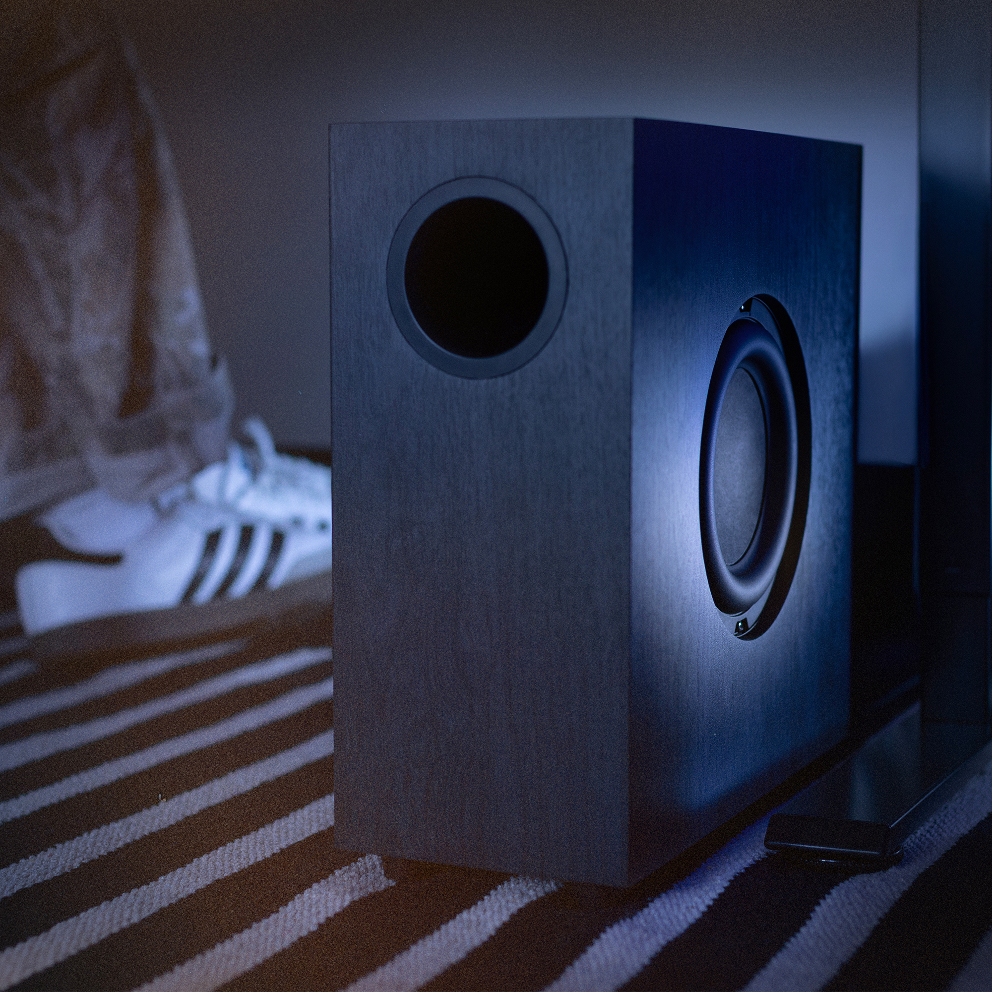 Klipsch Promedia Lumina Subwoofer C Loseup 2000x2000