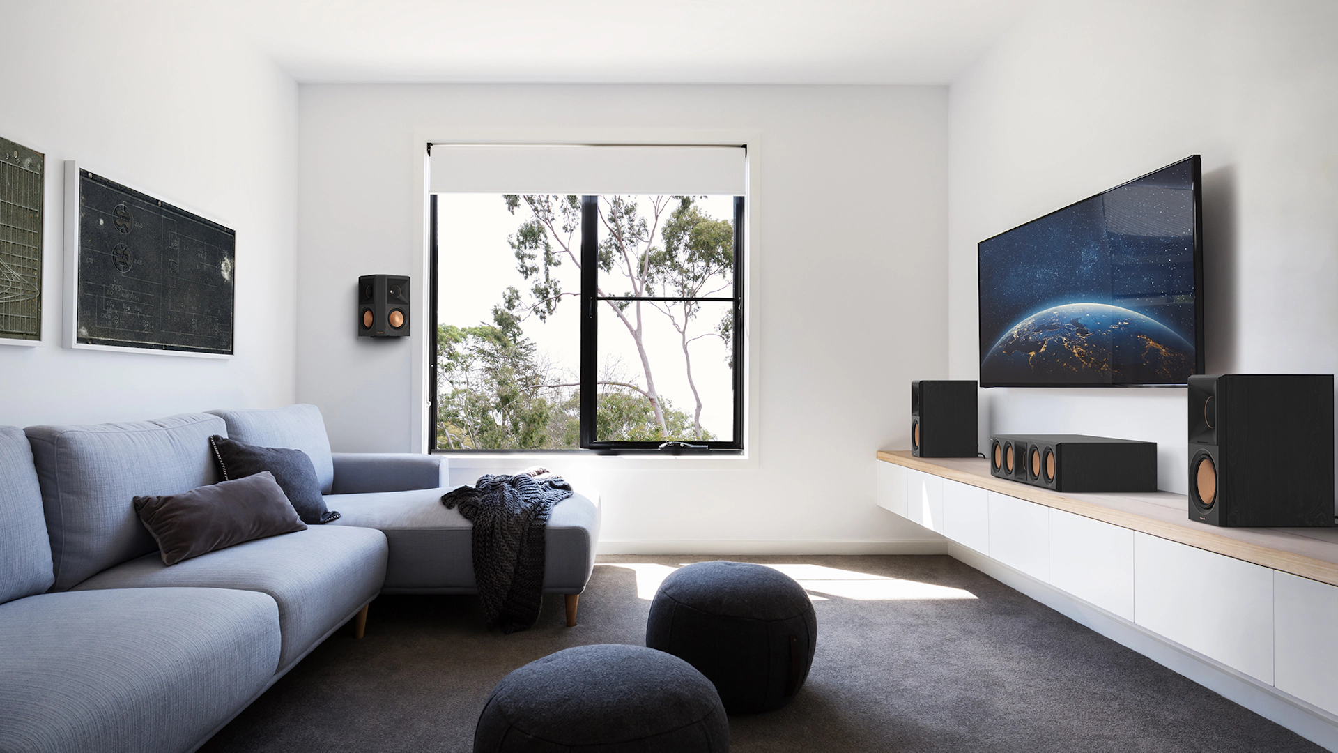 Klipsch Reference Premiere System in Apartment RP600 M RP504 C RP502 S 2000x1333