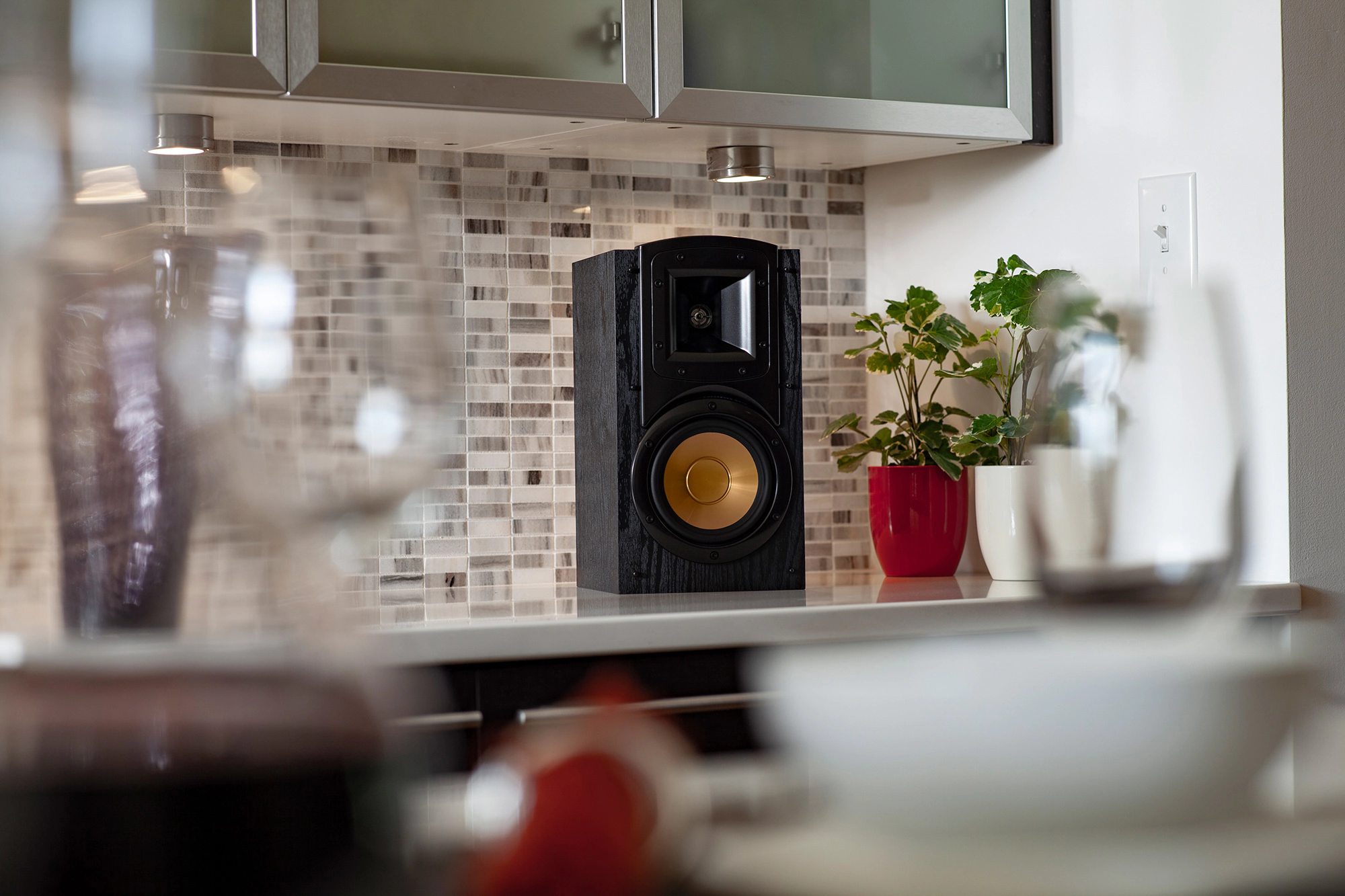 Klipsch Synergy Black Label bookshelf kitchen 1