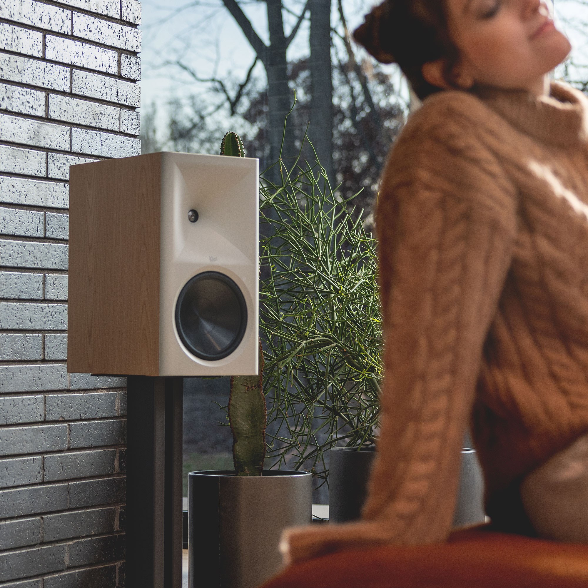 STUNNING RED OAK FINISH