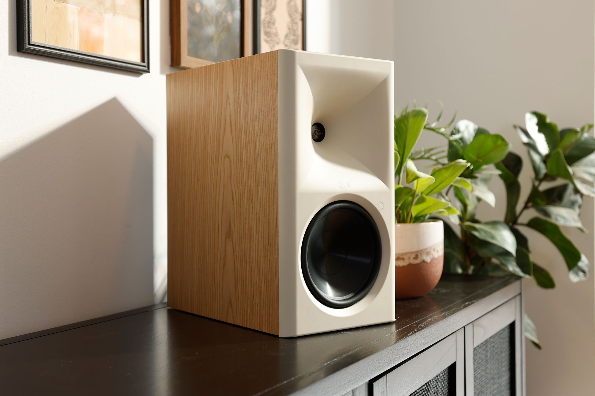 STUNNING RED OAK FINISH