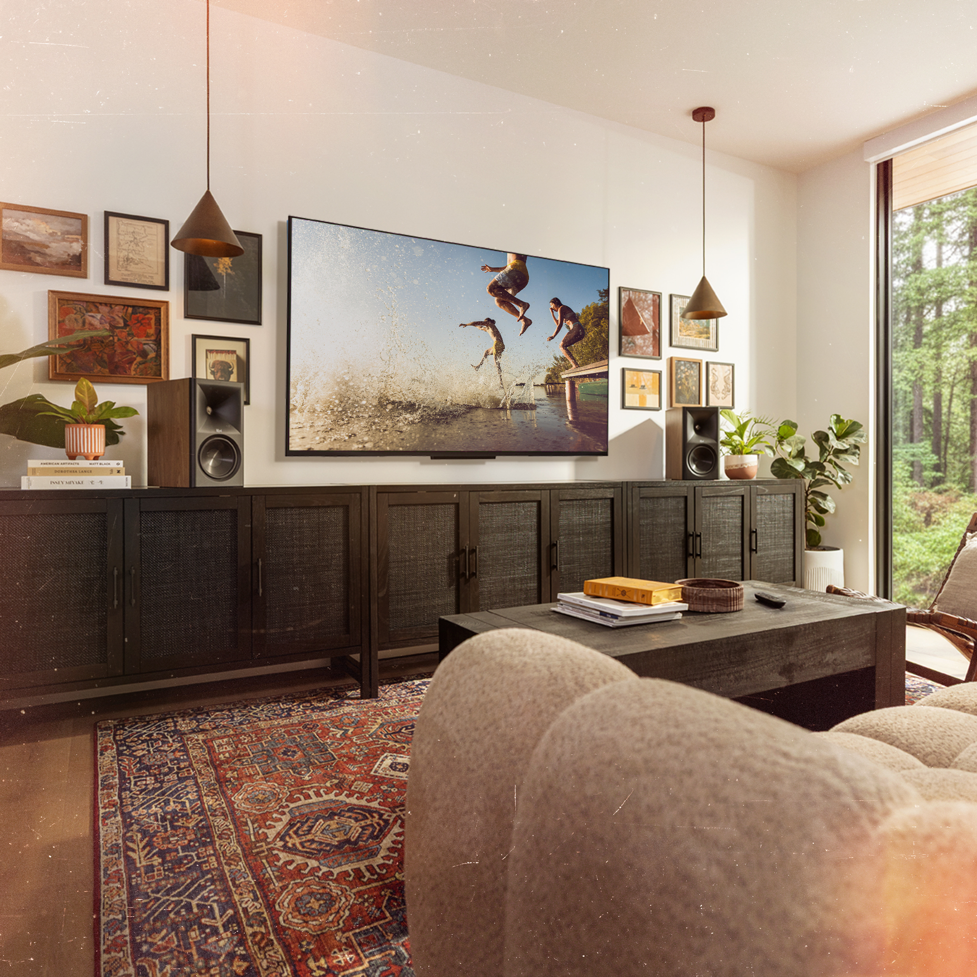 Klipsch The Sevens II with Dolby Atmos sound virtualized as a bubble around engulfing the sweet spot in the room start 2000x2000