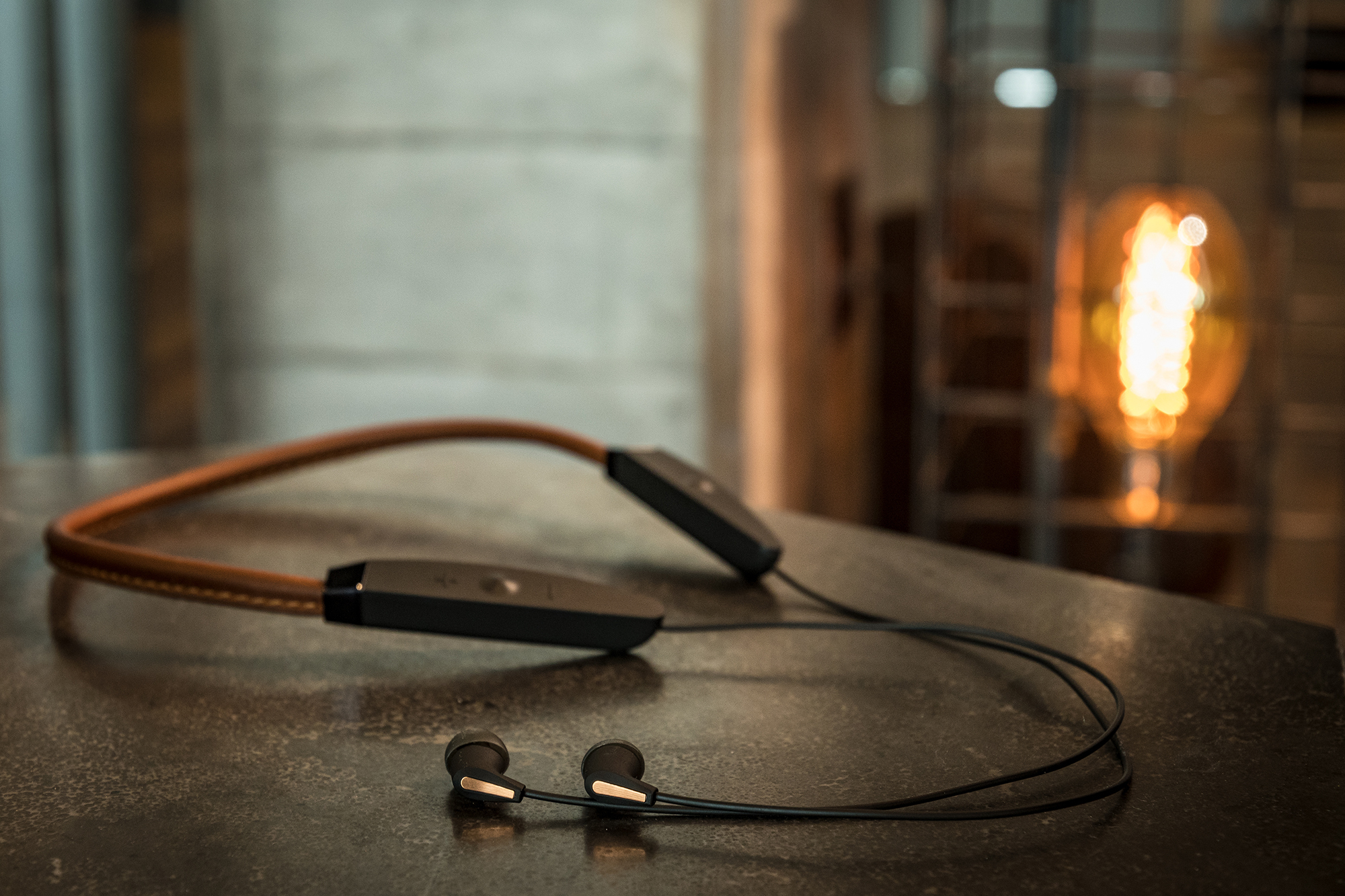 Klipsch R5 Neckband Headphones lifestyle54
