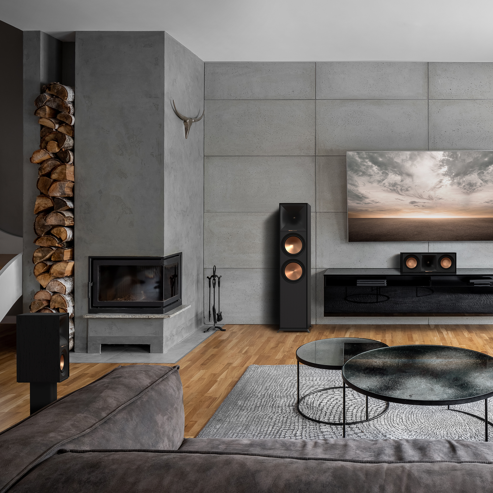 R 806 FA Dolby Atmos System in Spacious Living Area 2000x2000