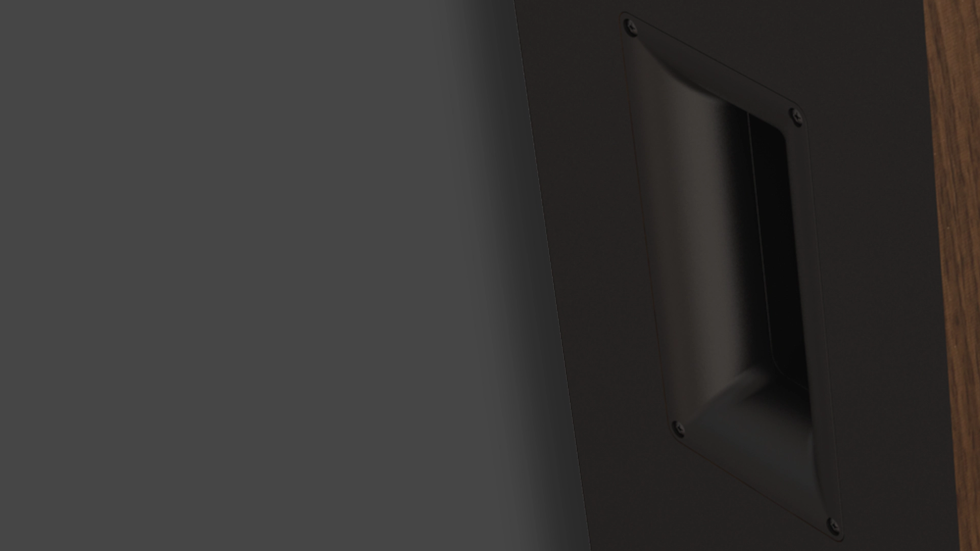 RP 5000 F II closeup of rear tractrix port