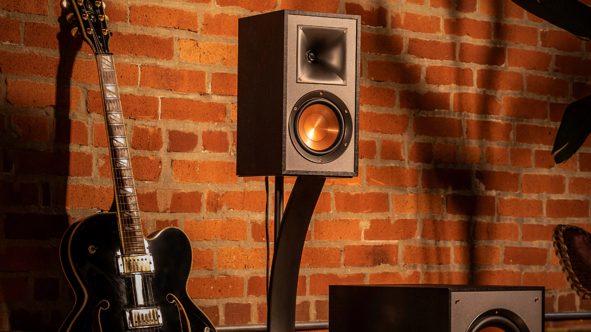 Reference 2018 Bookshelf Cabinet