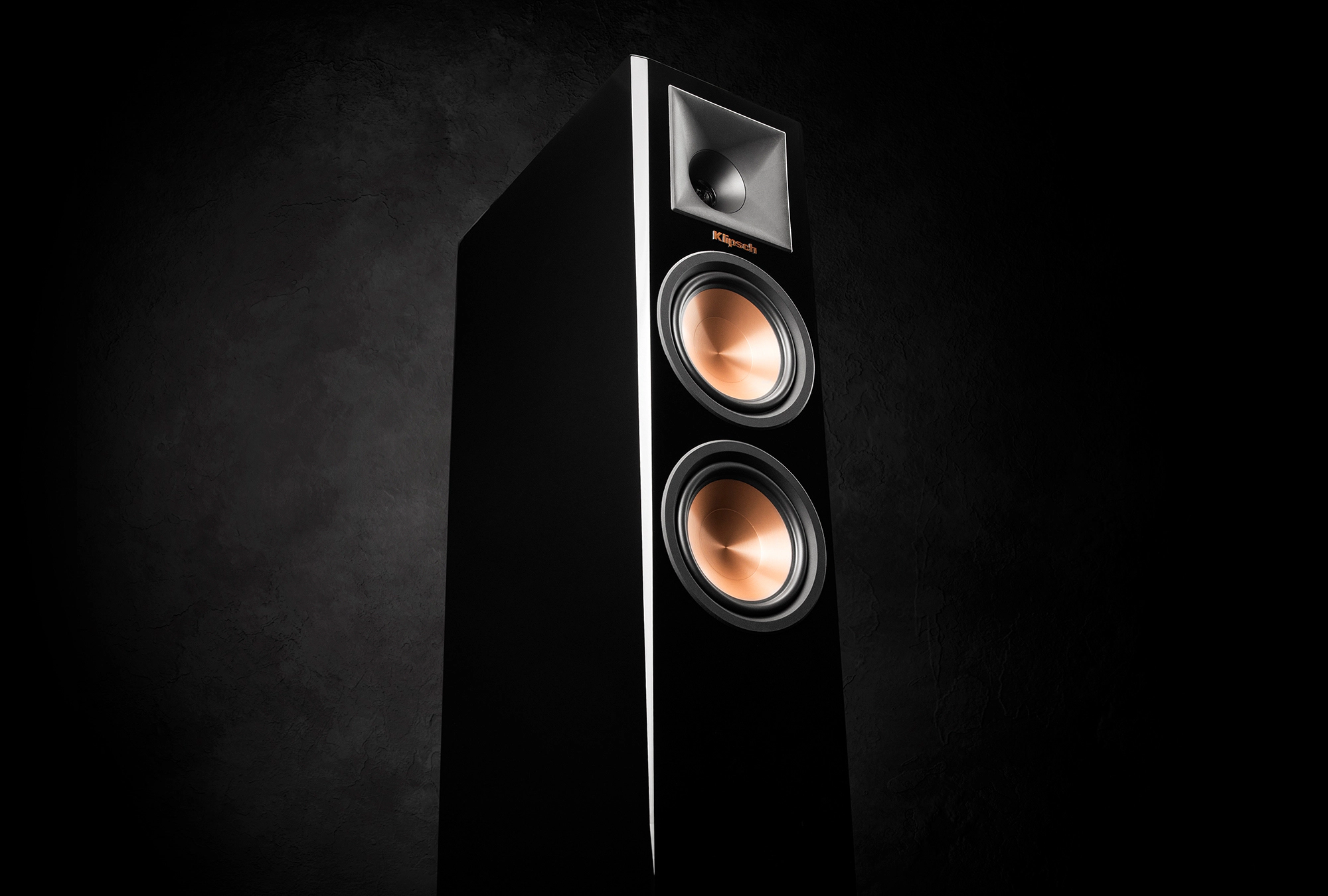 Reference Premiere Piano Black Lifestyle 1 C