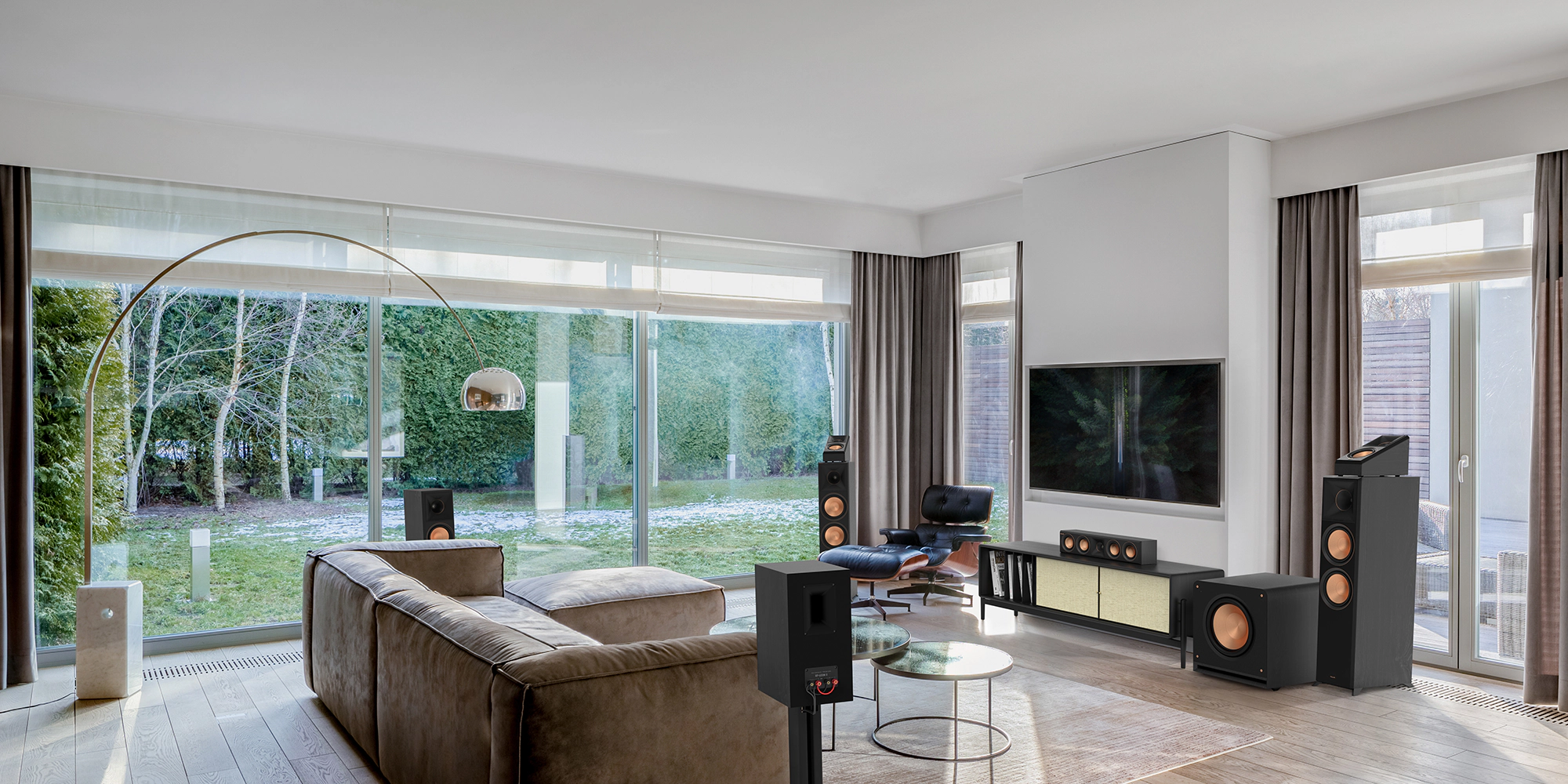 Reference Premiere system in luxury home RP 8000 F RP 500 SA RP 404 C RP 600 M RP 1400 SW 2000x1000