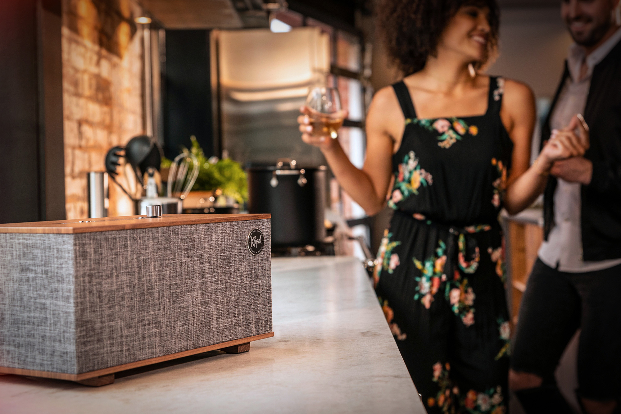 Room Speakers True Entertainment Image v01