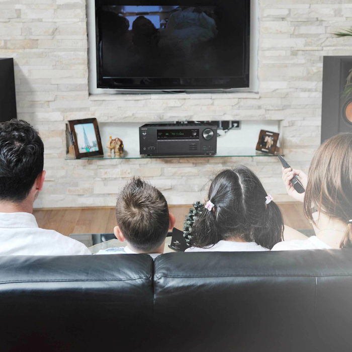 TX NR6100 Lifestyle MOBILE