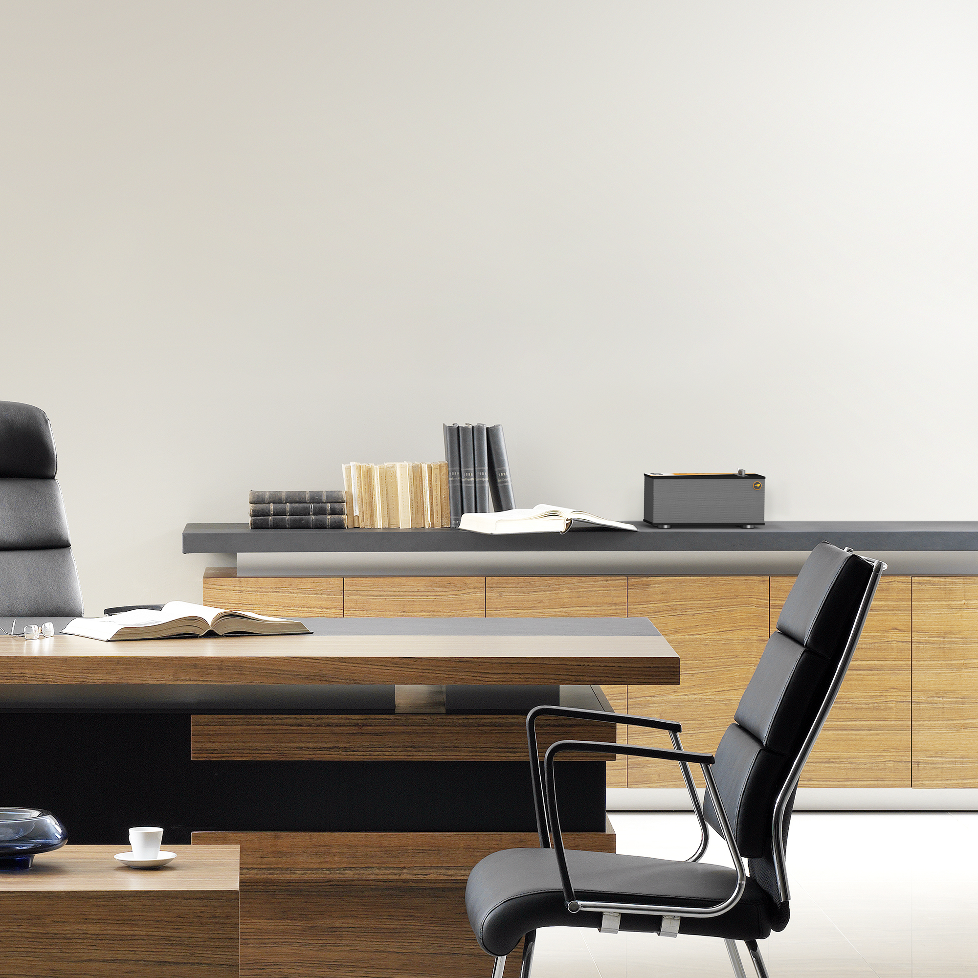 The One II Mc Laren Edition In Office 2000x2000