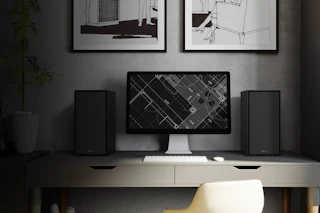 R 50 PM с решетками на прохладном рабочем столе 2000x1333