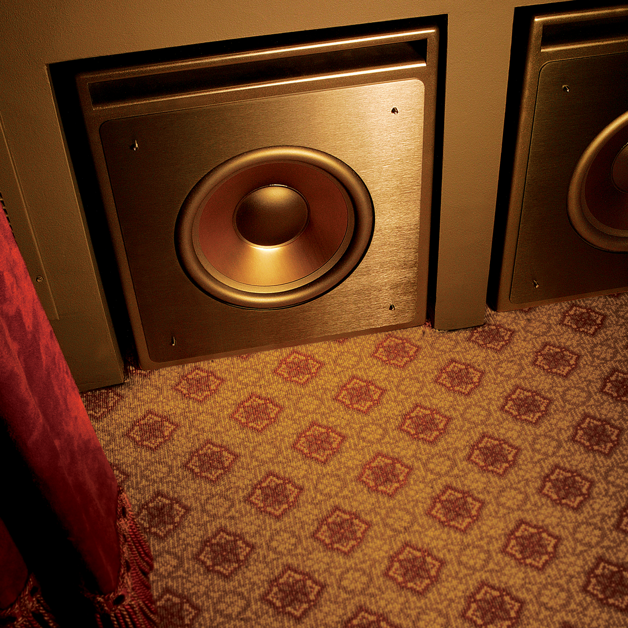 Thx  Ultra2  Lifestyle (2) 635042275127530000