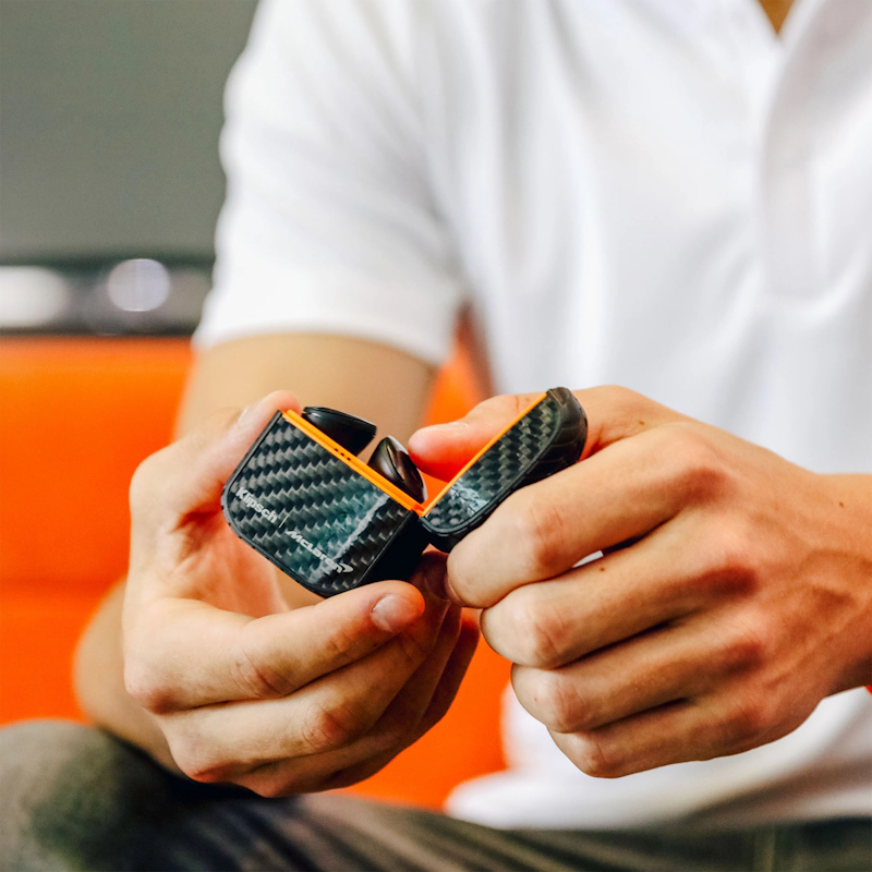 0005 Klipsch T5 II ANC Mc Laren Lifestyle33