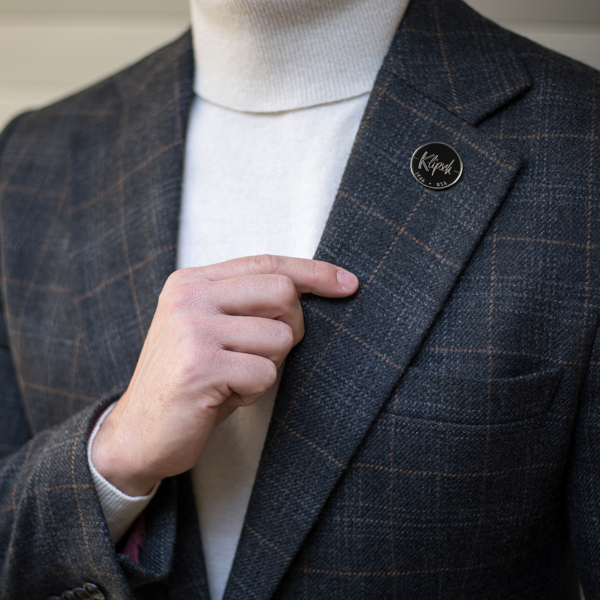 Buttonwornon Lapel