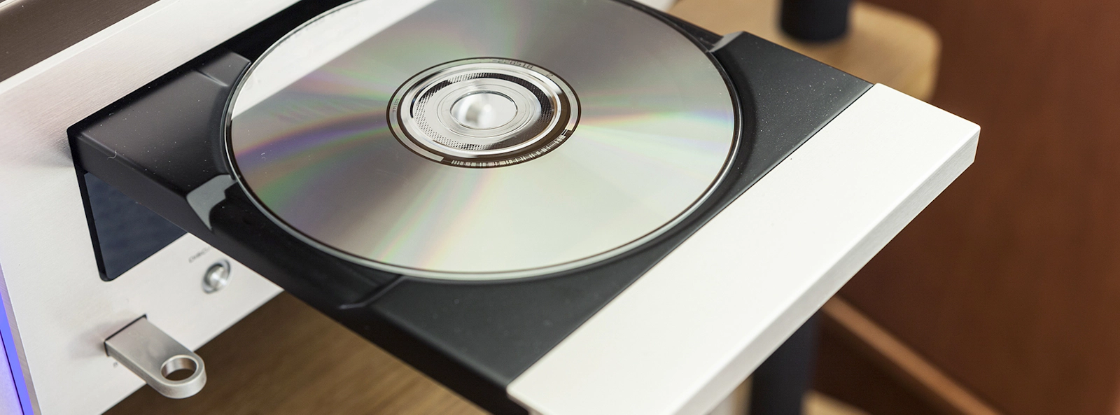 Analog vs Digital Media: Which is Better?