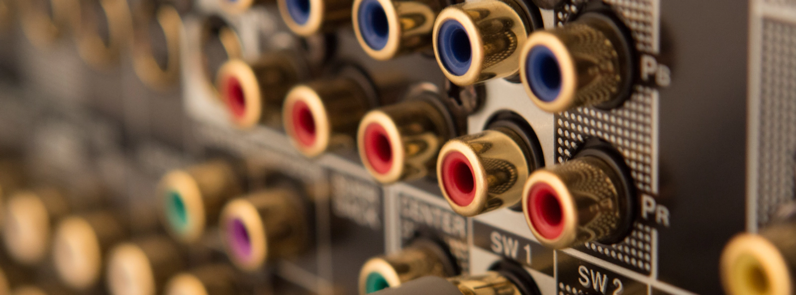 How to Set Up a 7.1 Surround Sound Speaker System