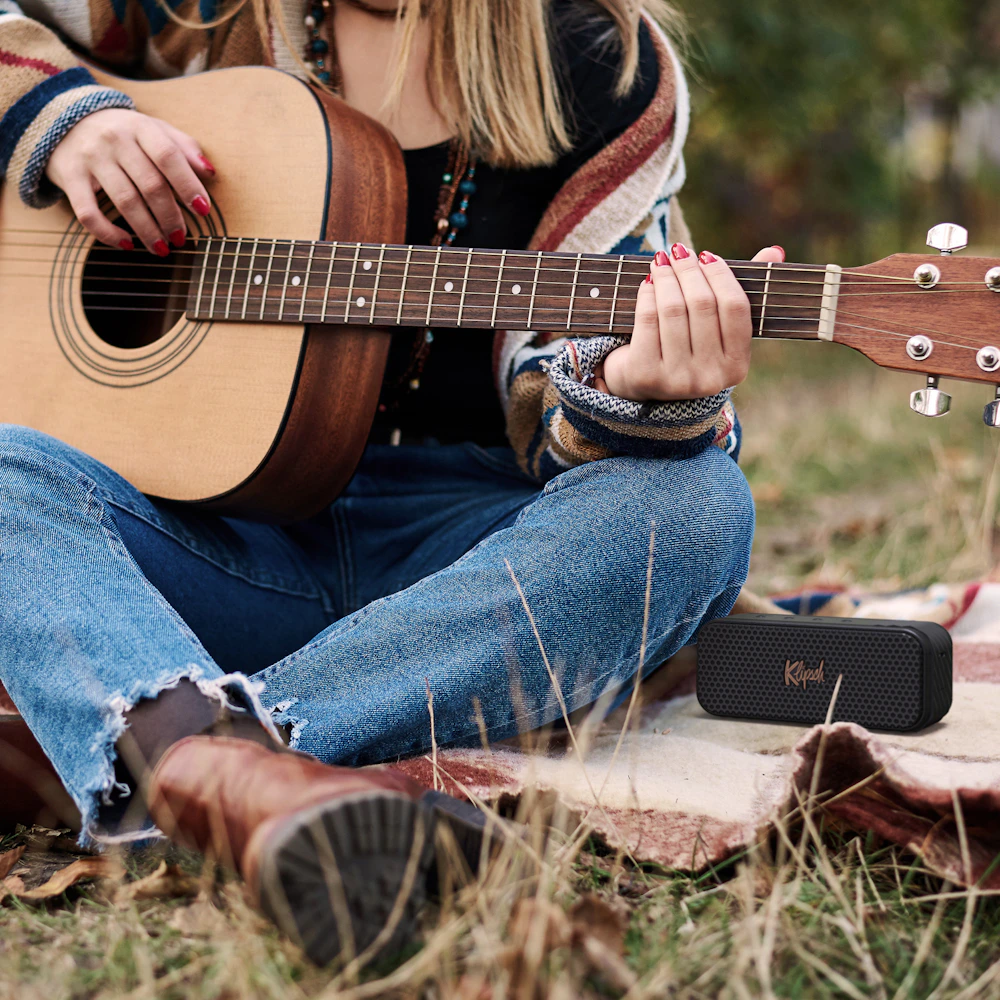 Klipsch Nashville beside guitarist 2000x2000