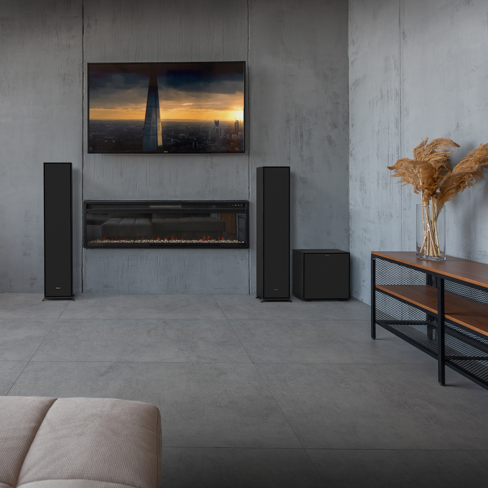 Klipsch R 101 SW Subwoofer in a 2 1 setting grilles on 9