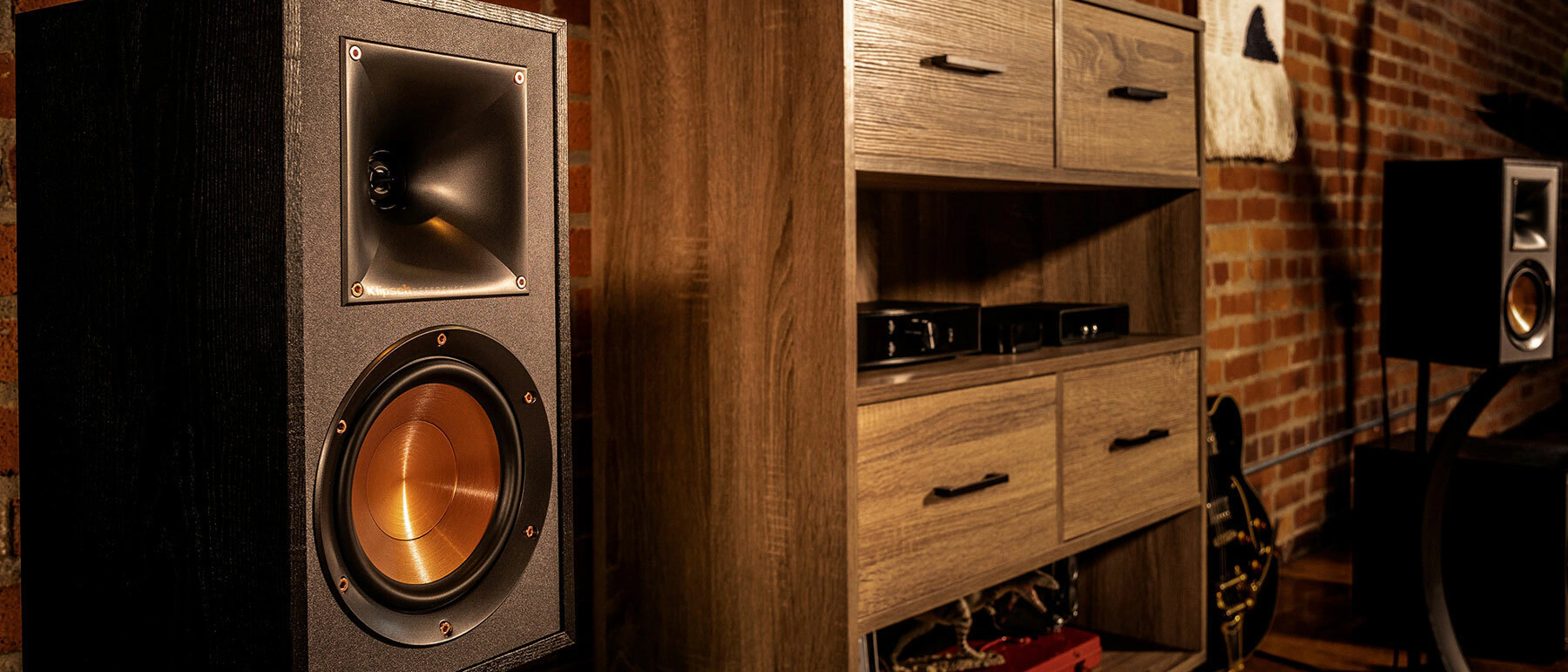 How to Find the Best Bookshelf Speakers for Your Home
