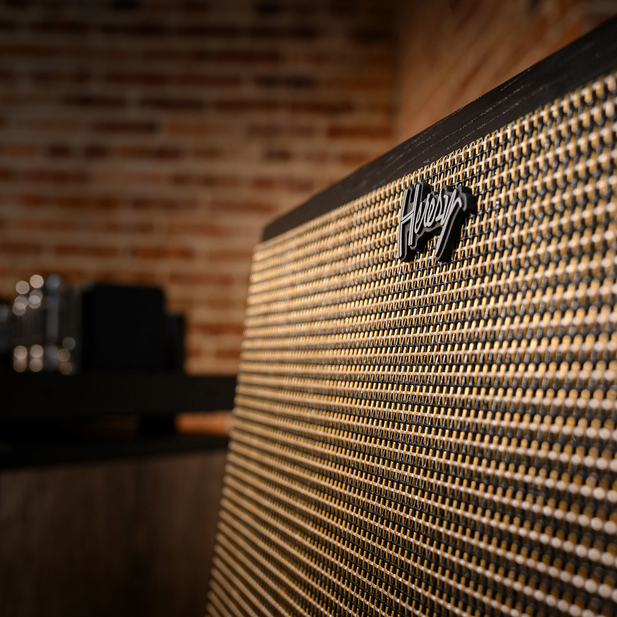 Klipsch Heresy IV grillupclose