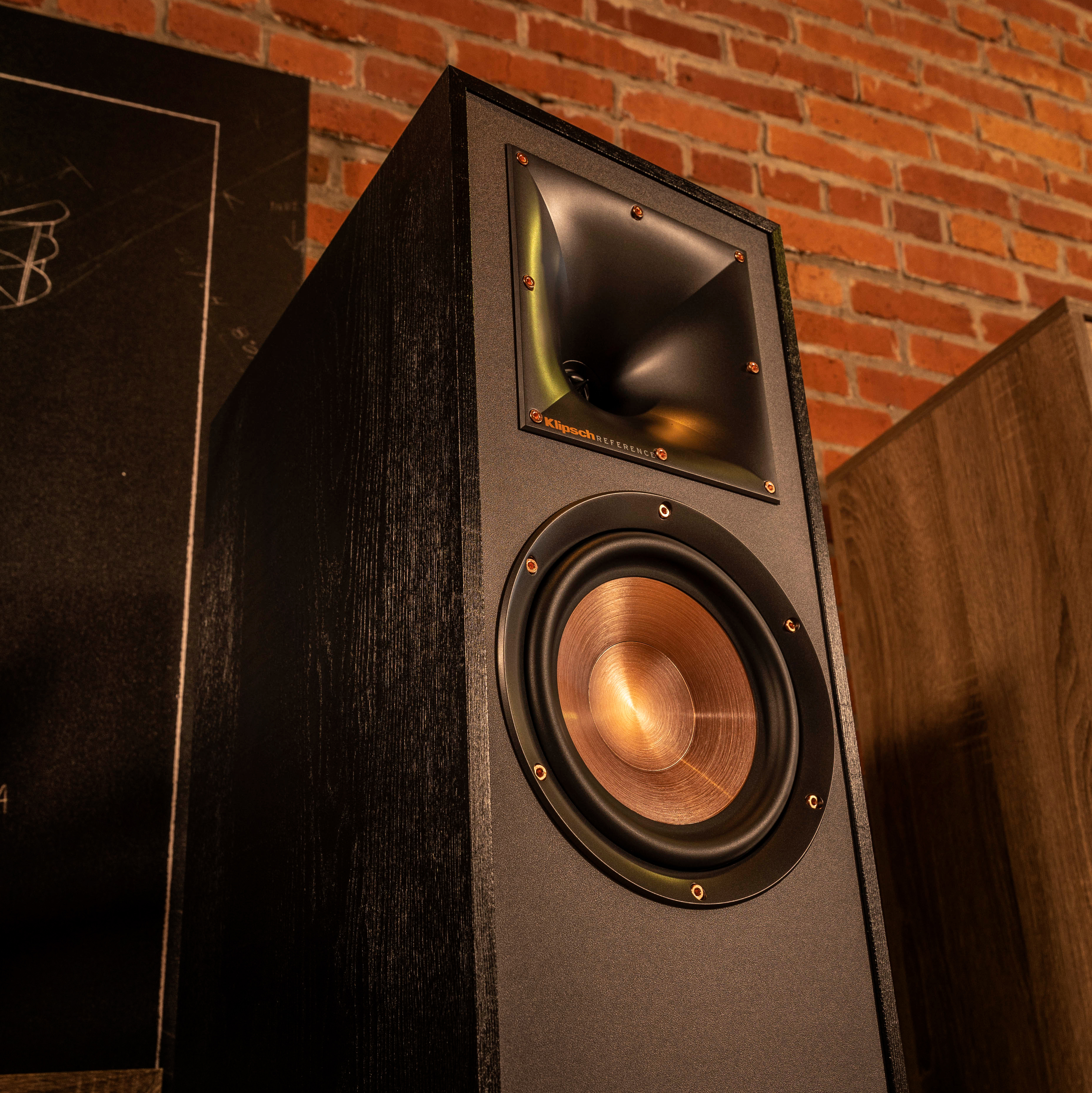 R610F Floorstanding Speaker Reference Series Klipsch