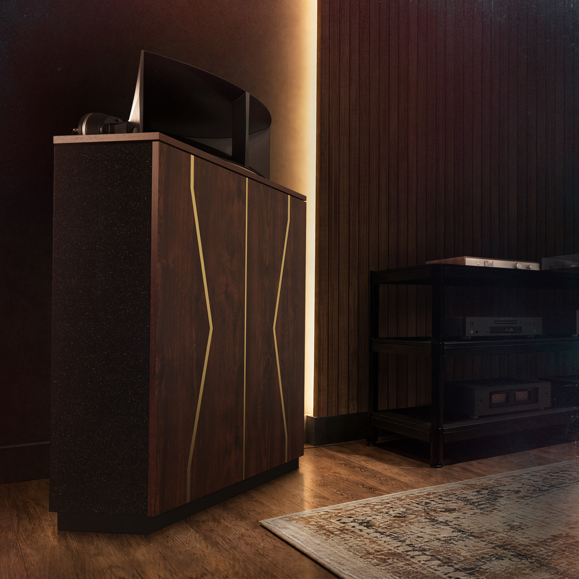Klipschorn 80th up close in moody listening room 2000x2000