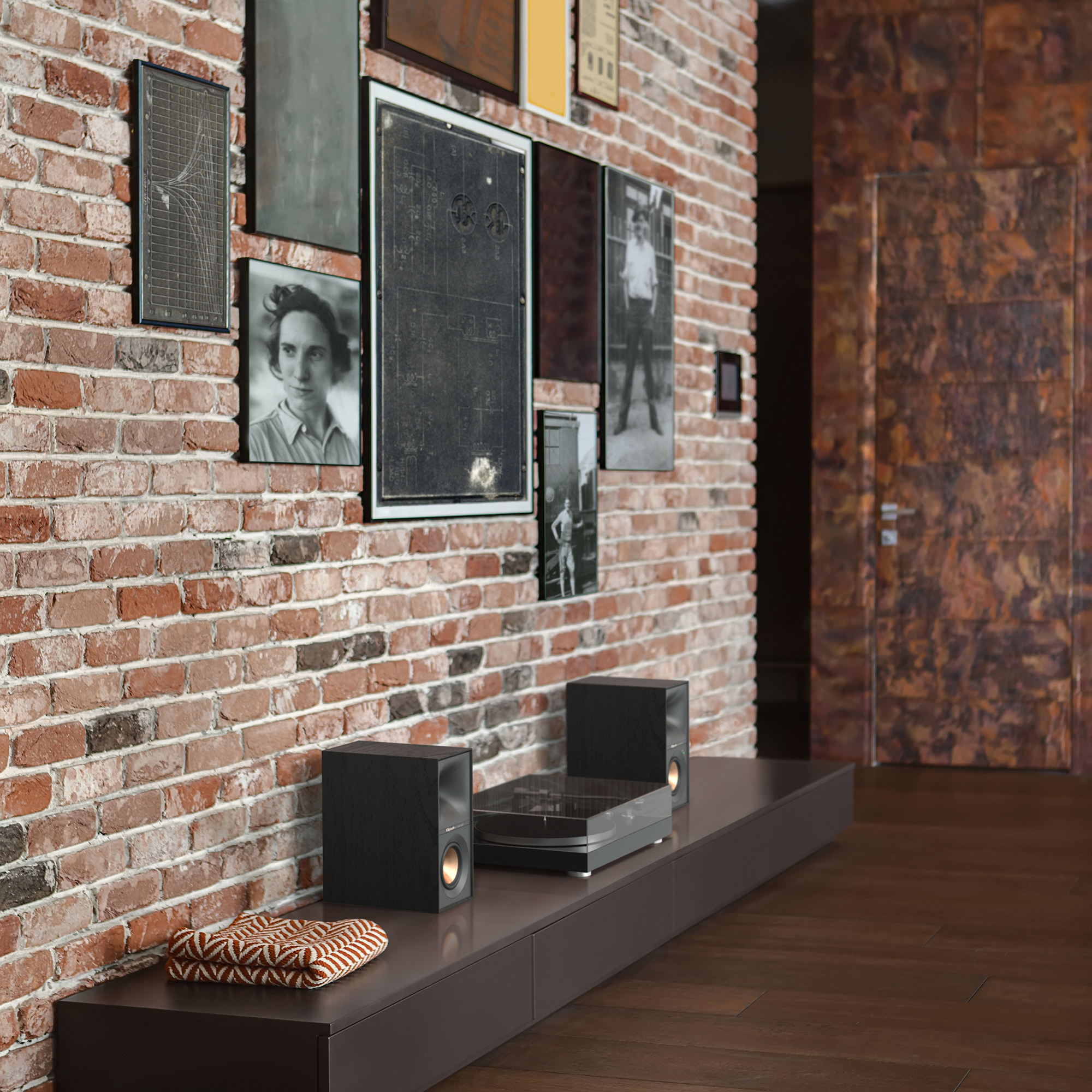 R 40 PM in Industrial Loft Listening Room 2000x2000