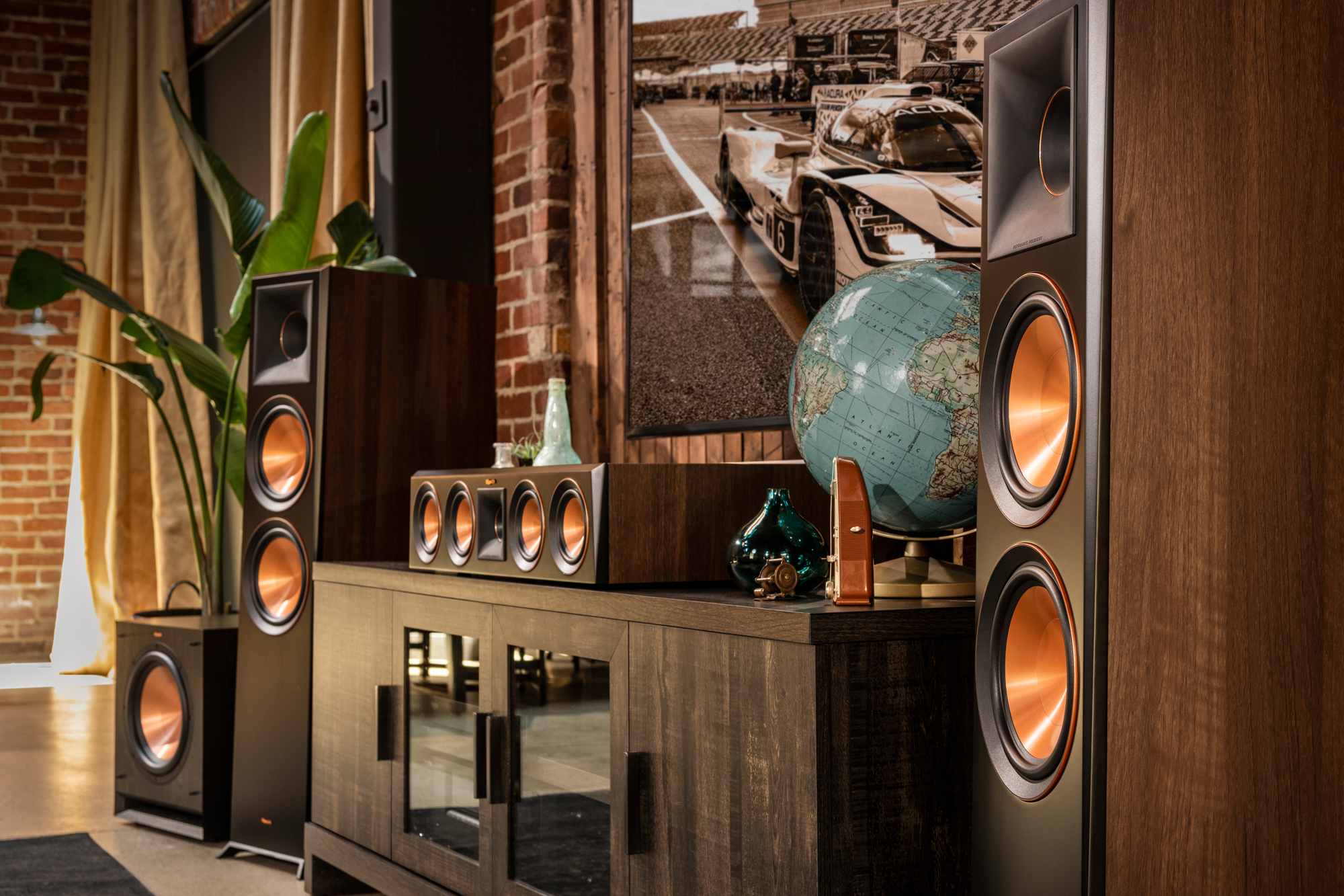 Premium Floorstanding & Tower Speakers Klipsch